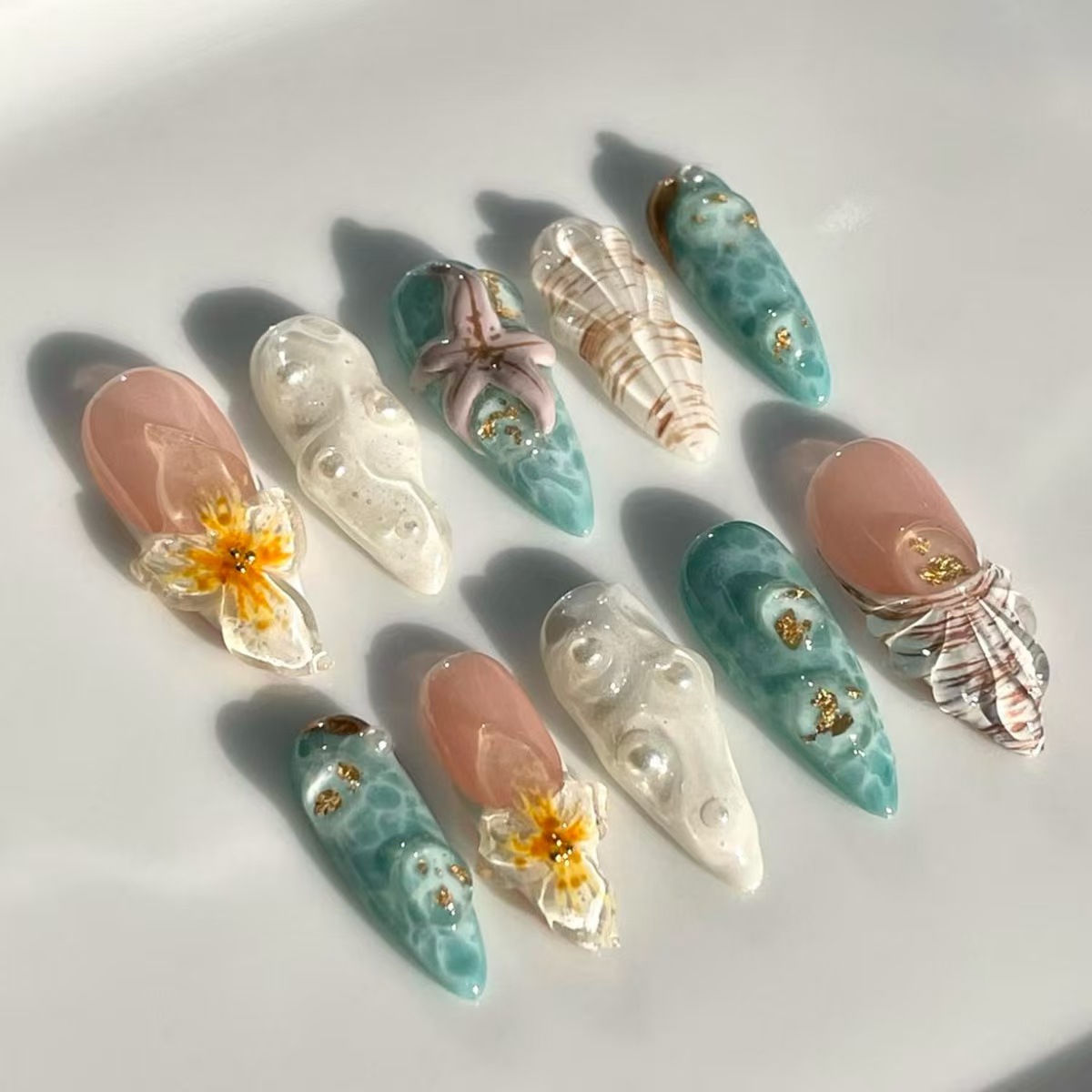 Ocean-inspired 3D press-on nails